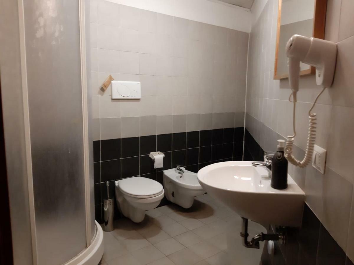 Camera Doppia con Letti Singoli
